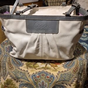 Vintage Coach Cream and Gray Leather Shoulder Bag
